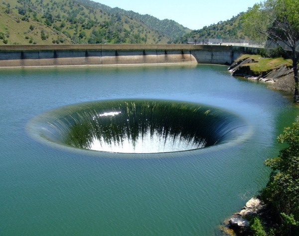 Glory Hole   Дамба Монтичелло, поражающая воображение